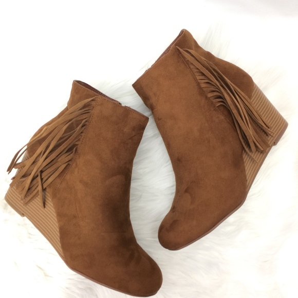 Shoes - NWOT Torrid Cognac Fringe Bootie Stack Heel Sz 11